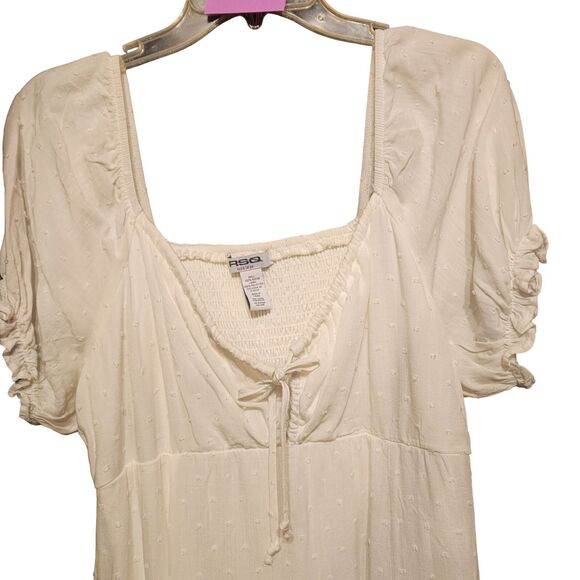 #7573 R S Q White Peasant Rayon Dress Size XL puff sleeves - Picture 2 of 4